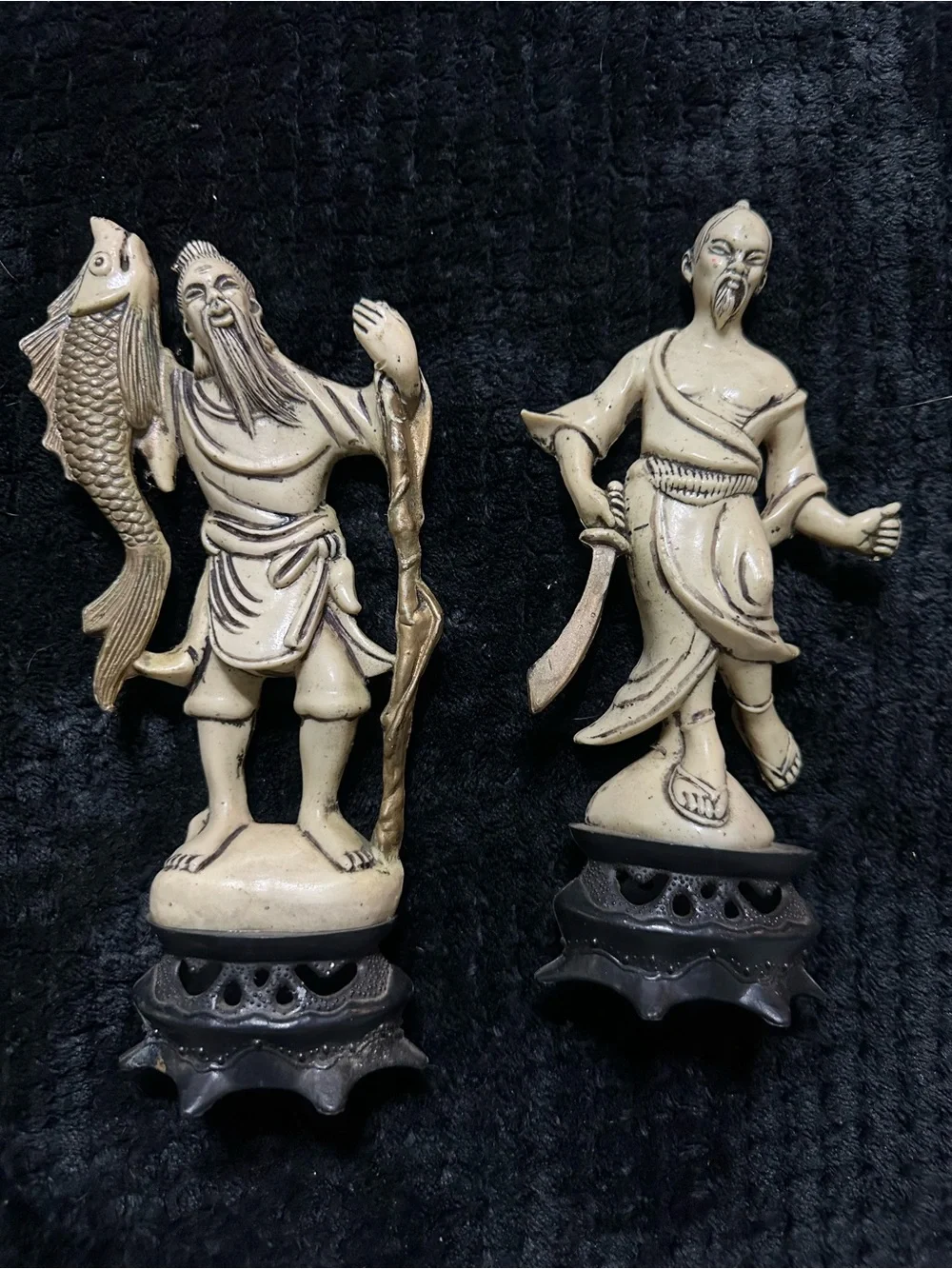 Ceramic Figurine Pair in Cream and Black – Decorative Home Accents